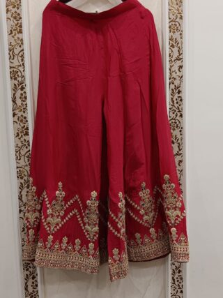 Elegant Pure Crape Embroidered Suit Set - Image 4