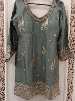 Elegant Pure Chinon Suit with Golden Thread Work - Image 8